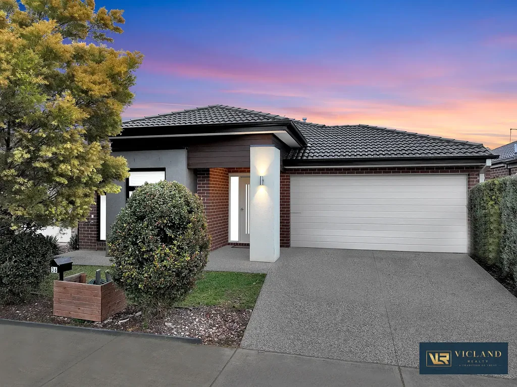 Armstrong Creek 4 Bedroom STYLISH AND SPACIOUS