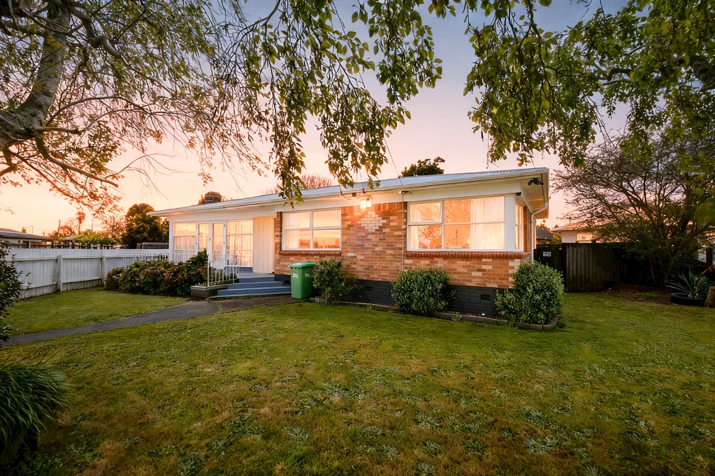 Papakura 3Kwarto Solid Brick Beauty - Freehold, Standalone