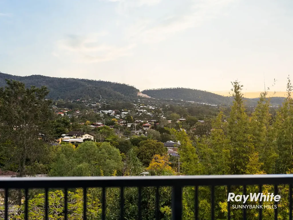 Everton Hills 5chambre Breathtaking Mountain Views & Modern Luxury - 982 South Pine Road, Everton Hills