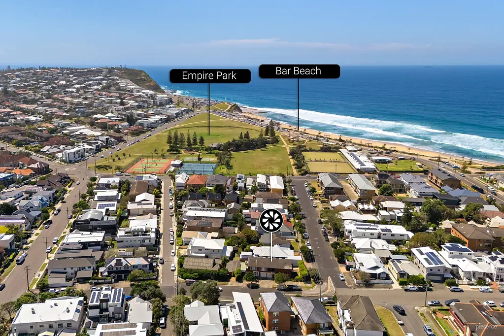 Merewether 1房  Beach days start 350metres from this smartly renovated one-bedder