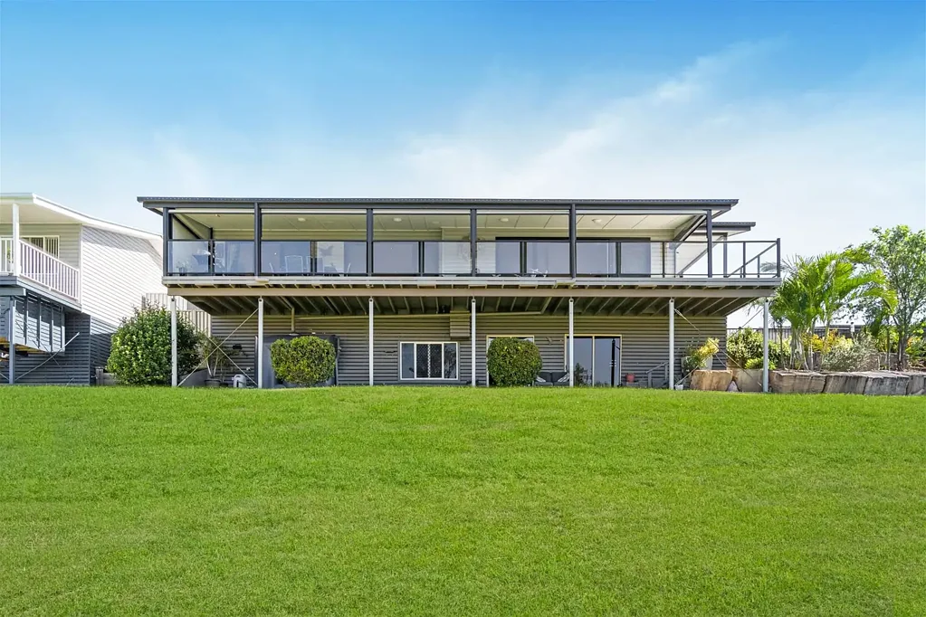 Moores Pocket 3房 河景无遮挡 宁静环境 宽敞明亮 现代厨房 主卧套间 大露台娱乐 社区设施全 位置便利 Premium Riverside Living for Over 50s – The Best Position in Bremer Waters