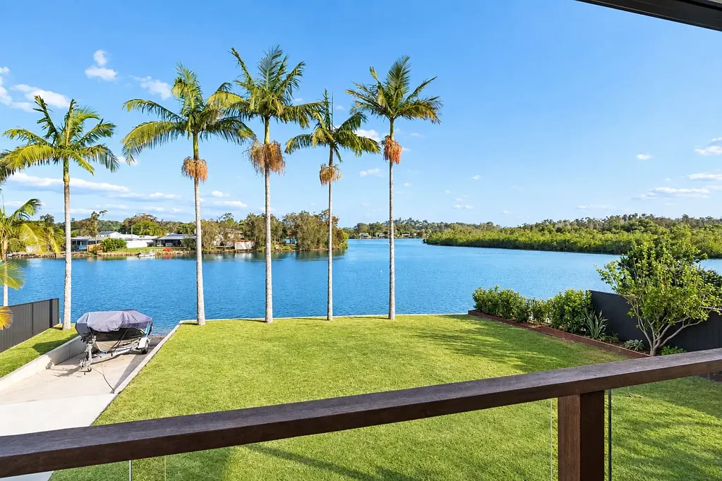Tweed Heads West 6બેડરૂમ Where Meticulous Renovation Meets Waterfront Living