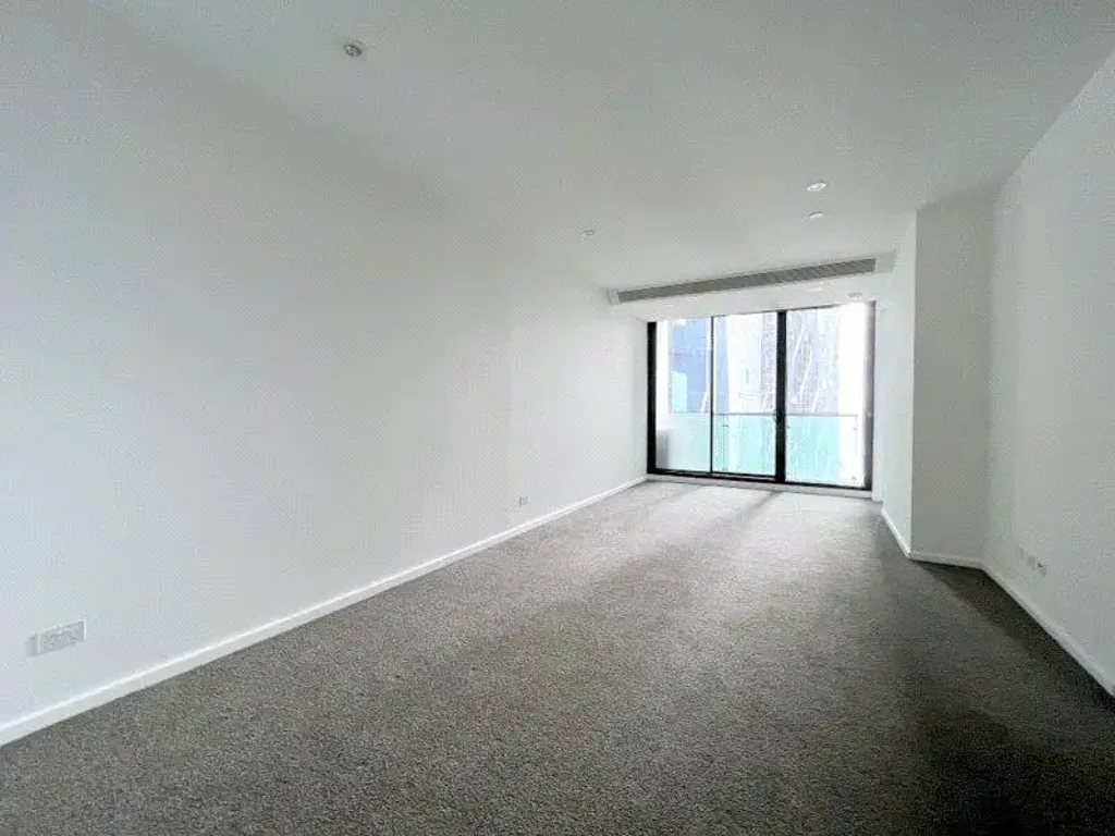UNFURNISHED 2 Bedrooms Apartment in CBD!