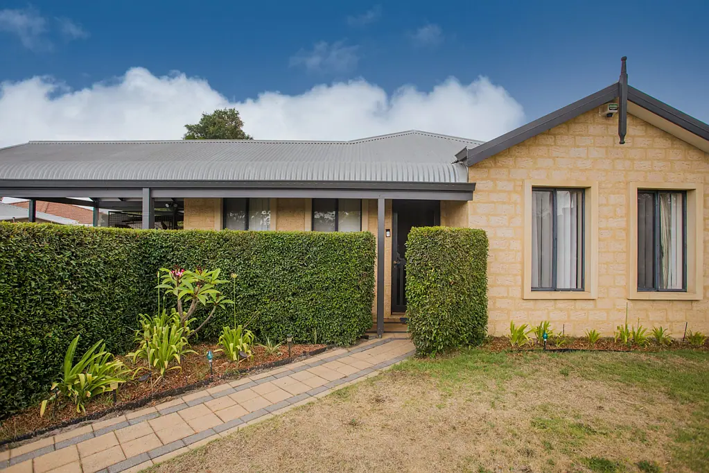 8 Beenan Elbow, South Guildford, WA 6055
