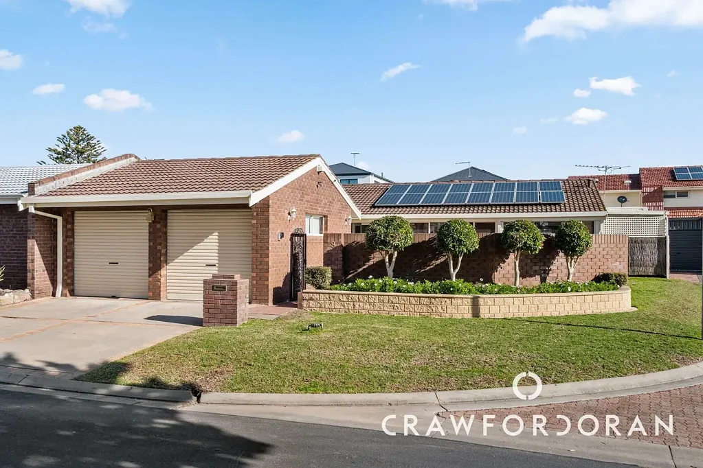 West Lakes 3房  A Quiet West Lakes Classic, Beautifully Updated