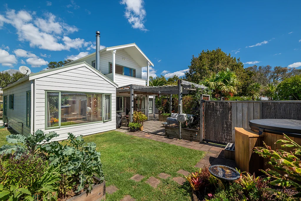 2/13 Montgomery Avenue, Belmont, North Shore City, Auckland