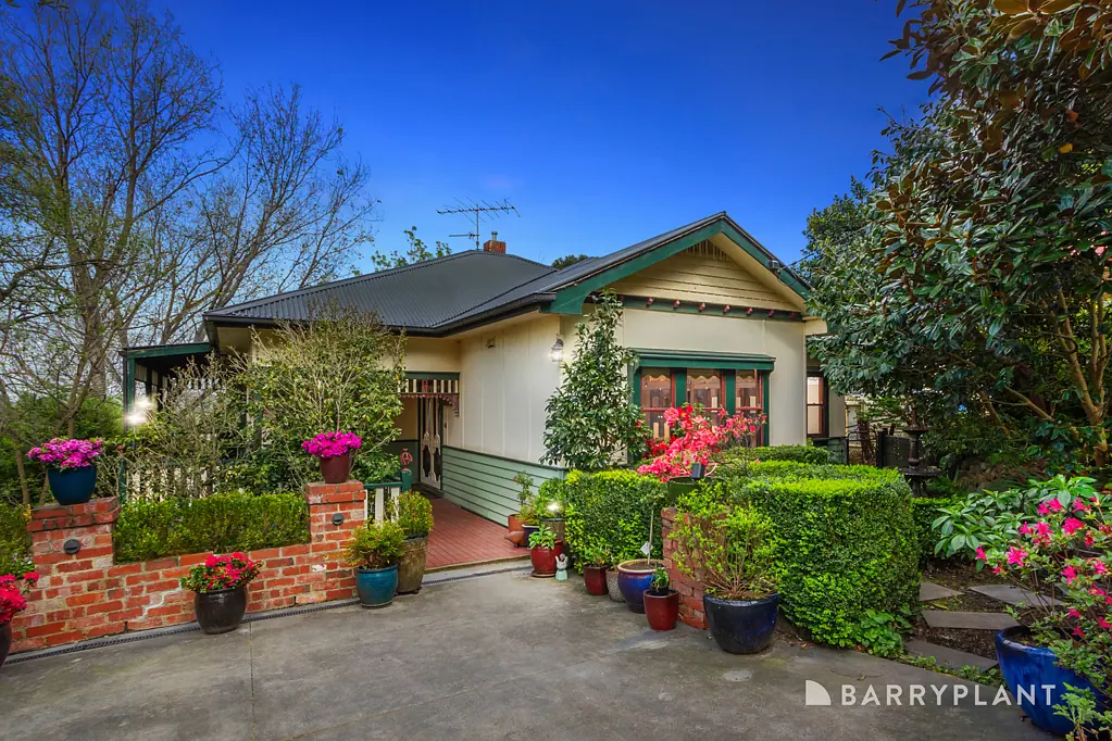 15 Hilltop Road, Upper Ferntree Gully, VIC 3156