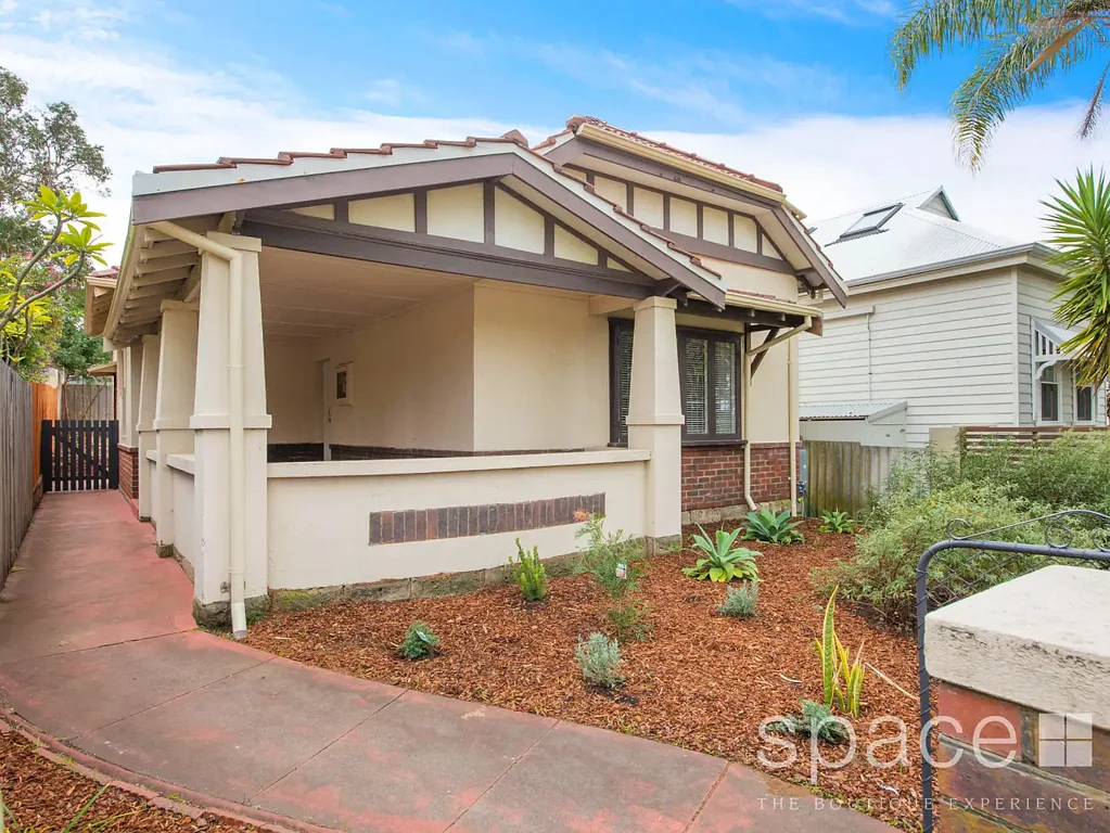 CHARMING CHARACTER HOME IN COTTESLOE