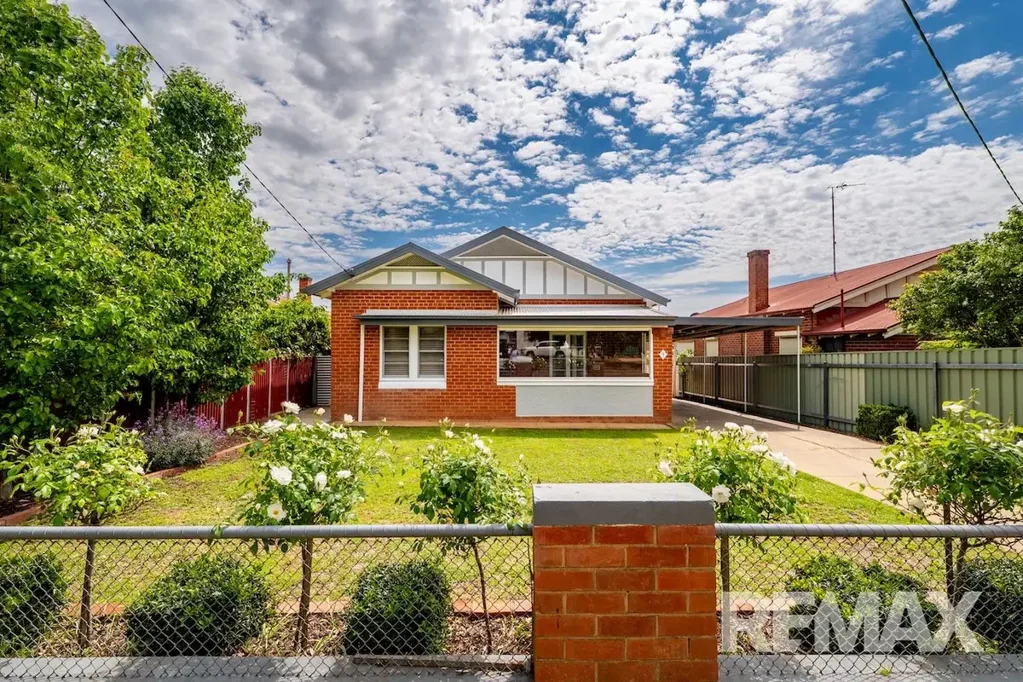 9 Lindsay Street, Turvey Park, NSW 2650
