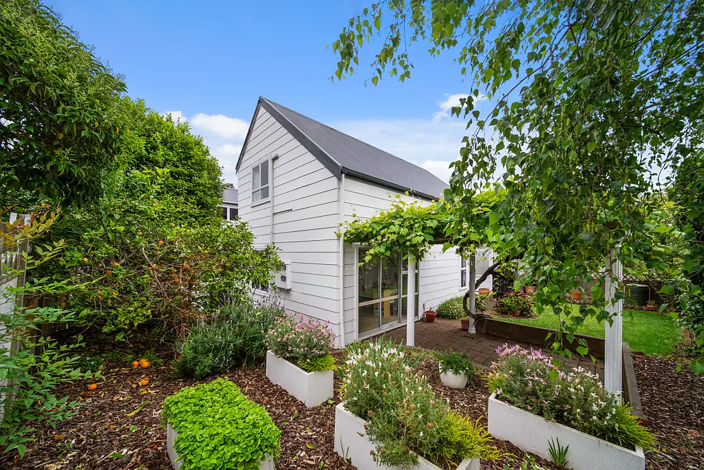 19A Ridgemount Rise, Mangere Bridge, Manukau City, Auckland