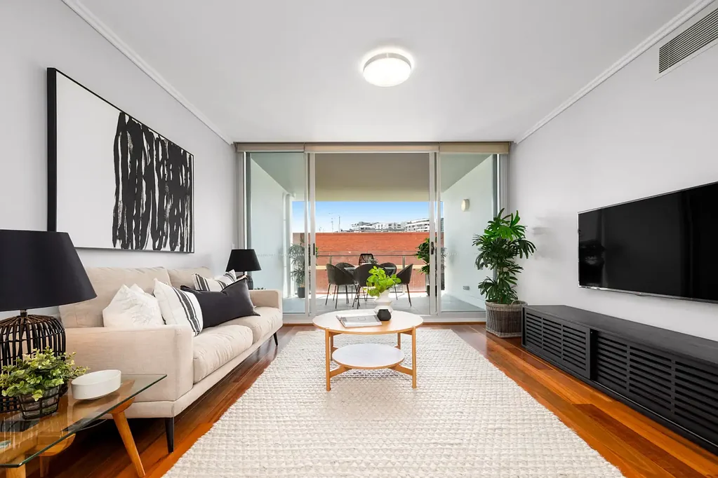 Teneriffe 2 Bedroom Spacious, Elevated, Stylish and Ready to Move In!