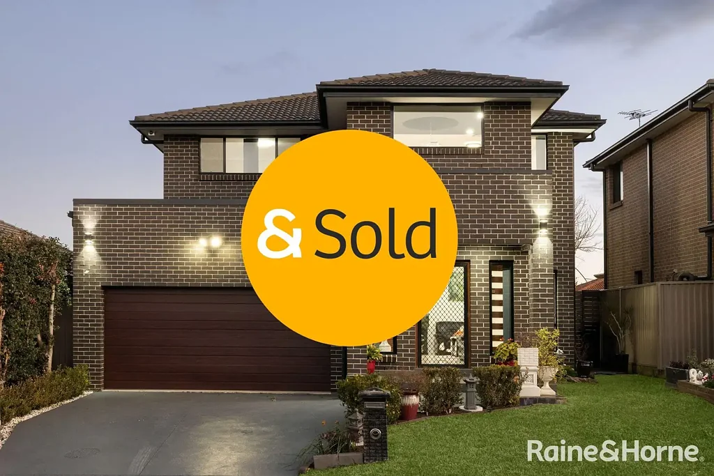 18 Alpine Place, Carnes Hill, NSW 2171