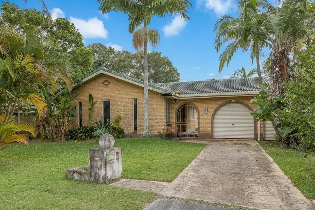 17 Lakes Drive, Tweed Heads West, NSW 2485