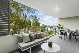 212/3 Amalfi Drive, Wentworth Point