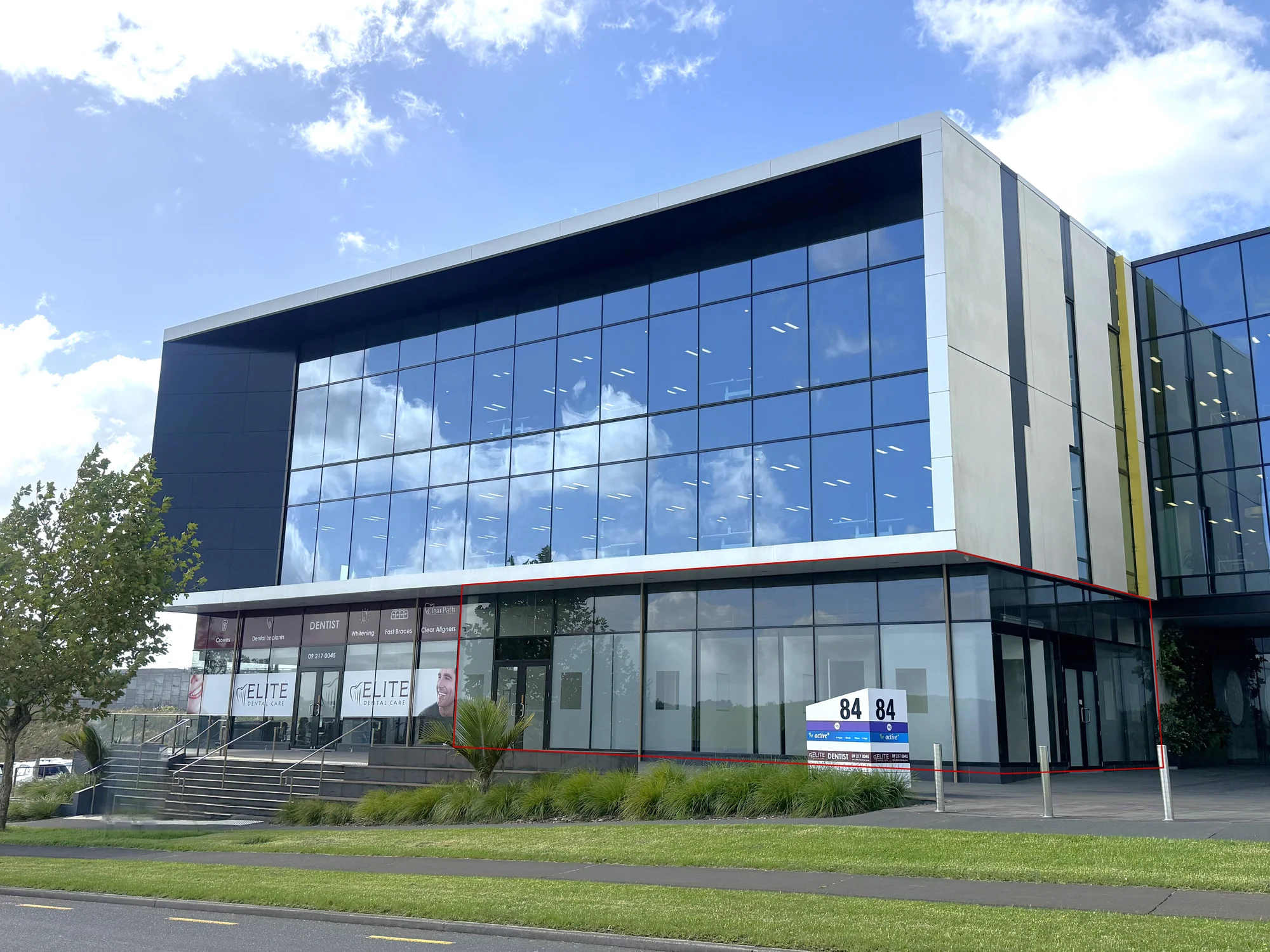 Albany  Professional ground floor, road front tenancy