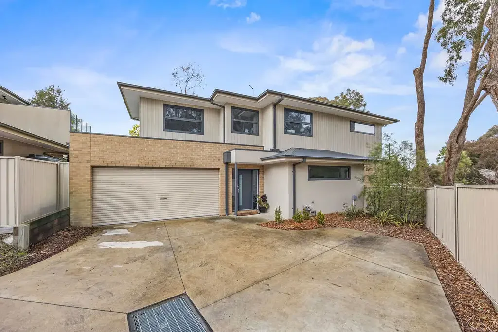 Canadian 2ਬੈੱਡਰੂਮ Private Lakeside Townhouse with Space and Tranquility