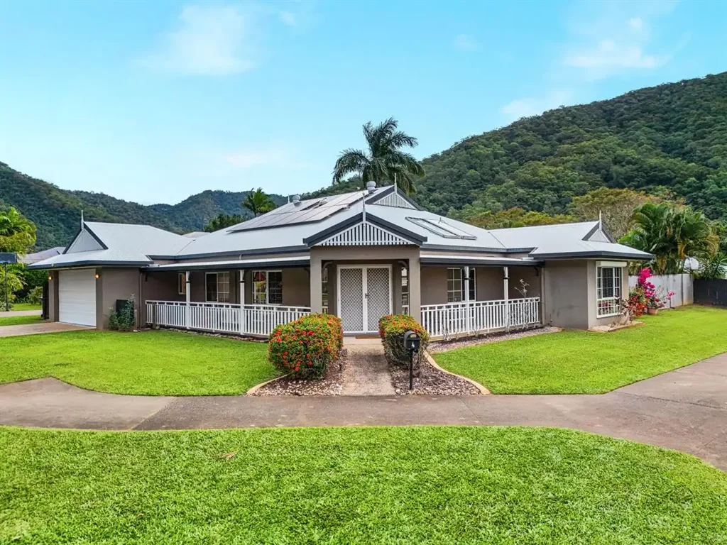 Redlynch 4chambre A Rare Opportunity to Own a Home Built to Stand the Test of Time