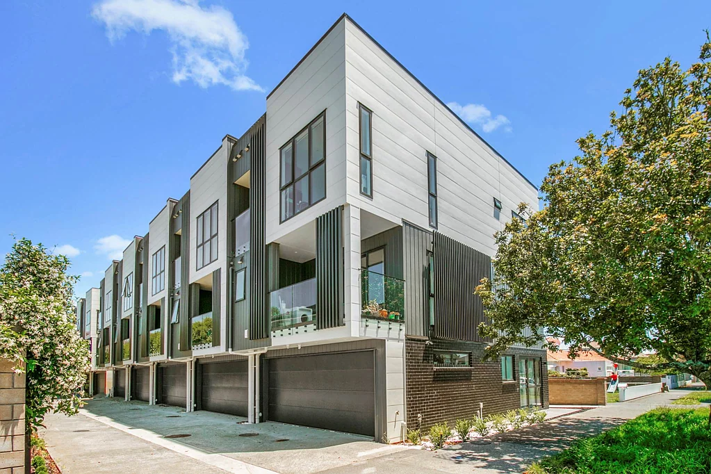 Epsom 4Moenga Brand New Home In DGZ