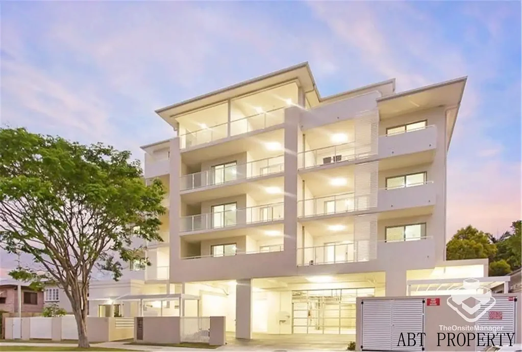 Unbeatable Location, Spacious inside and out, plus a huge courtyard.