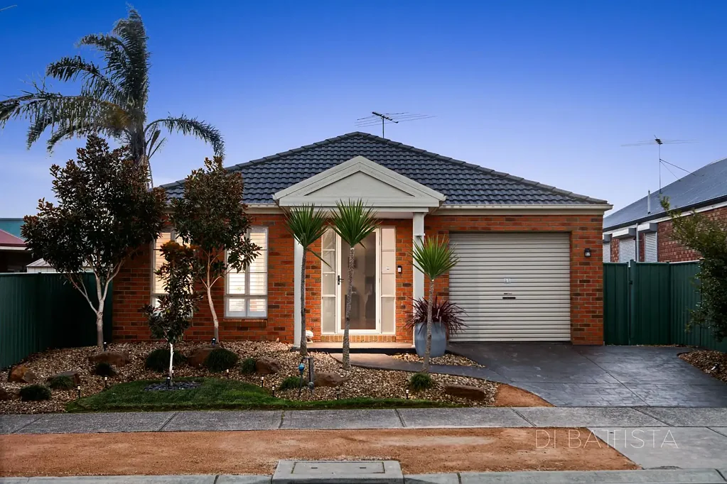 11 Studley Park Way, Craigieburn, VIC 3064