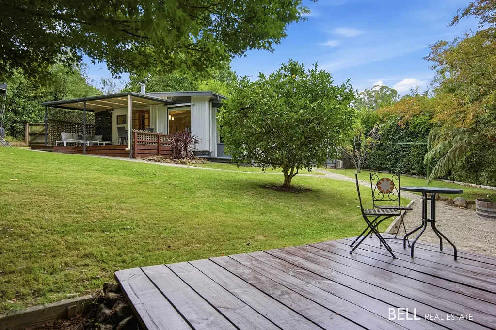 Warburton 2બેડરૂમ Relax to the Sounds of the Yarra River in This Immaculately Presented Haven