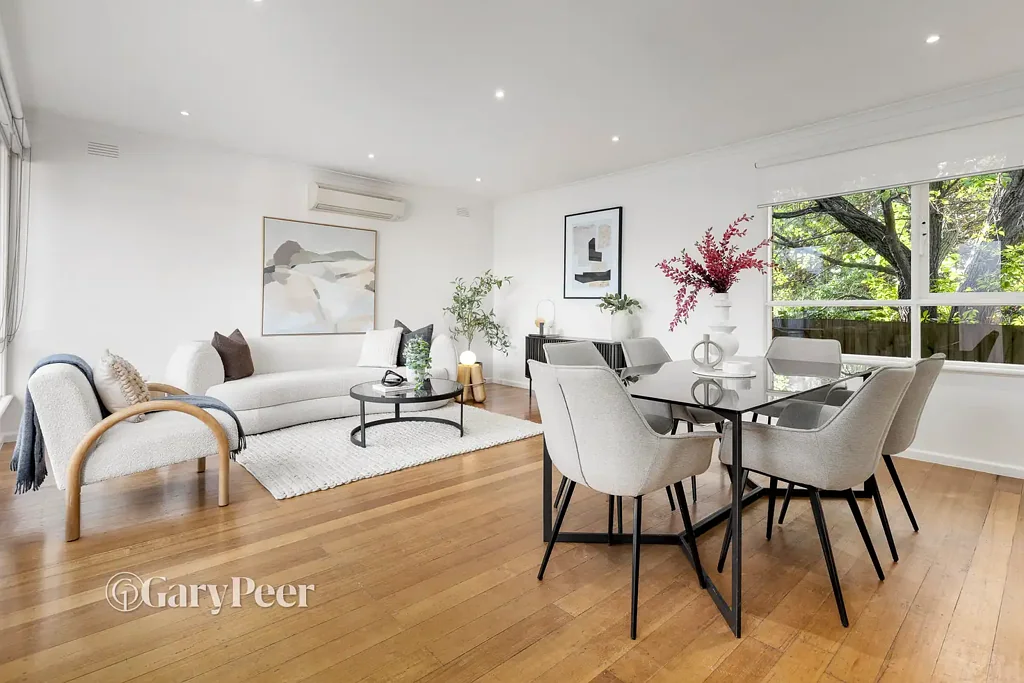 Caulfield North 3 Bedroom Space, style & a superb location