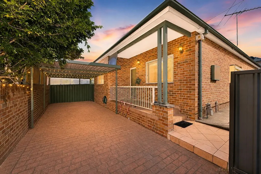 Bexley North 2房 Bexley North 优越地段的明亮宽敞 Torrens Title 住宅 Bright & Spacious Torrens Title Living in a Prime Bexley North Location