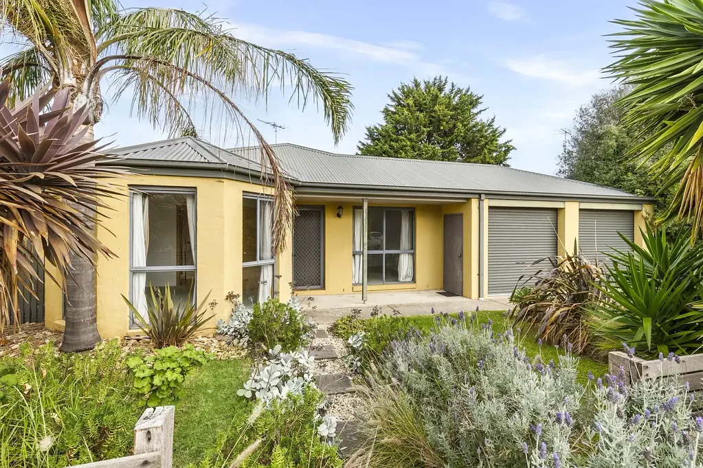 Barwon Heads 3房  Spacious, Sunlit and Superbly Positioned