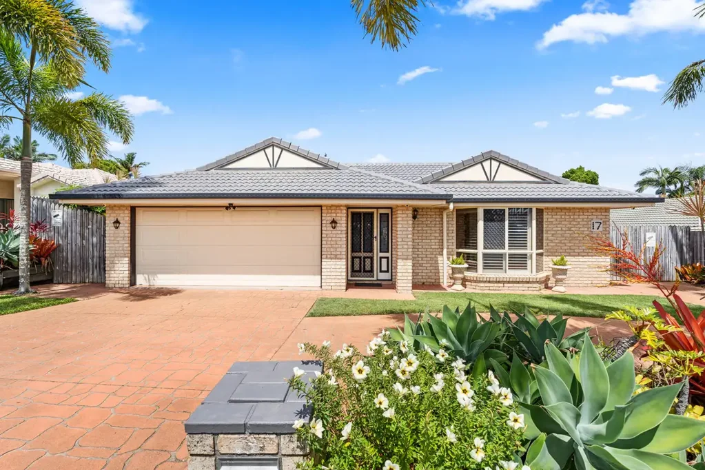 17 Mcliver Street, Kawungan, QLD 4655