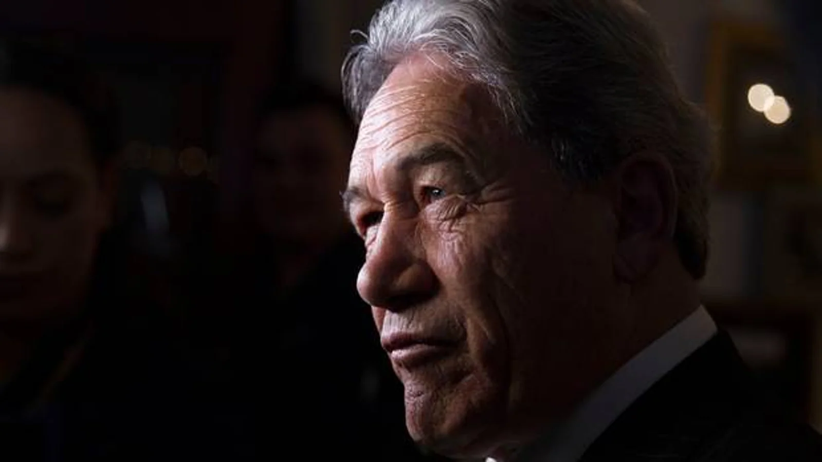 尴尬一幕！Winston Peters被灰头土脸赶出议会！
