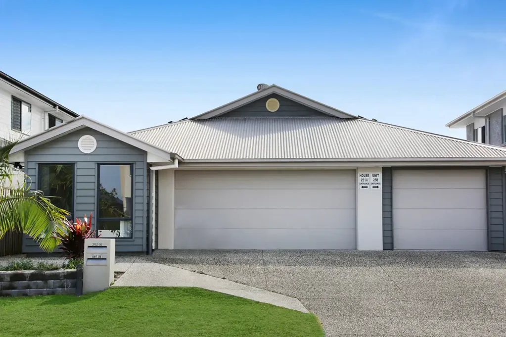 Pimpama 5房  Dual-Income Duplex Opportunity with Endless Flexibility