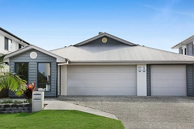 Pimpama 5 Slaapkamer Dual-Income Duplex Opportunity with Endless Flexibility