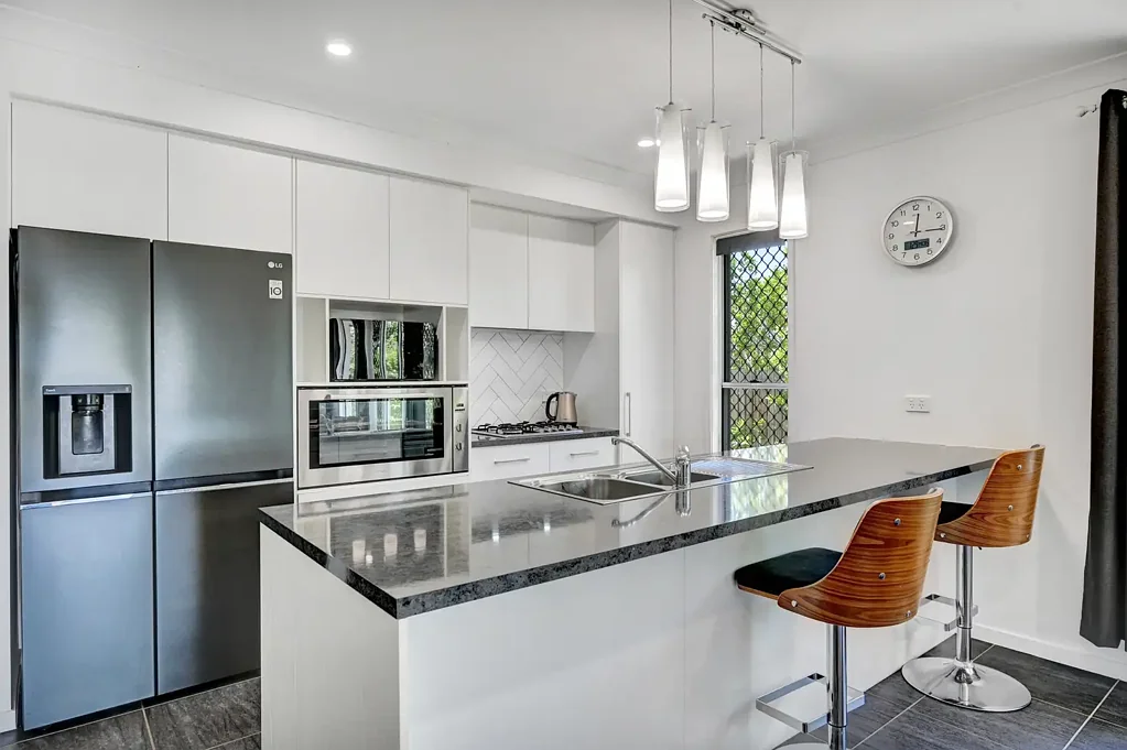Modern Paradise in Mount Low, QLD!