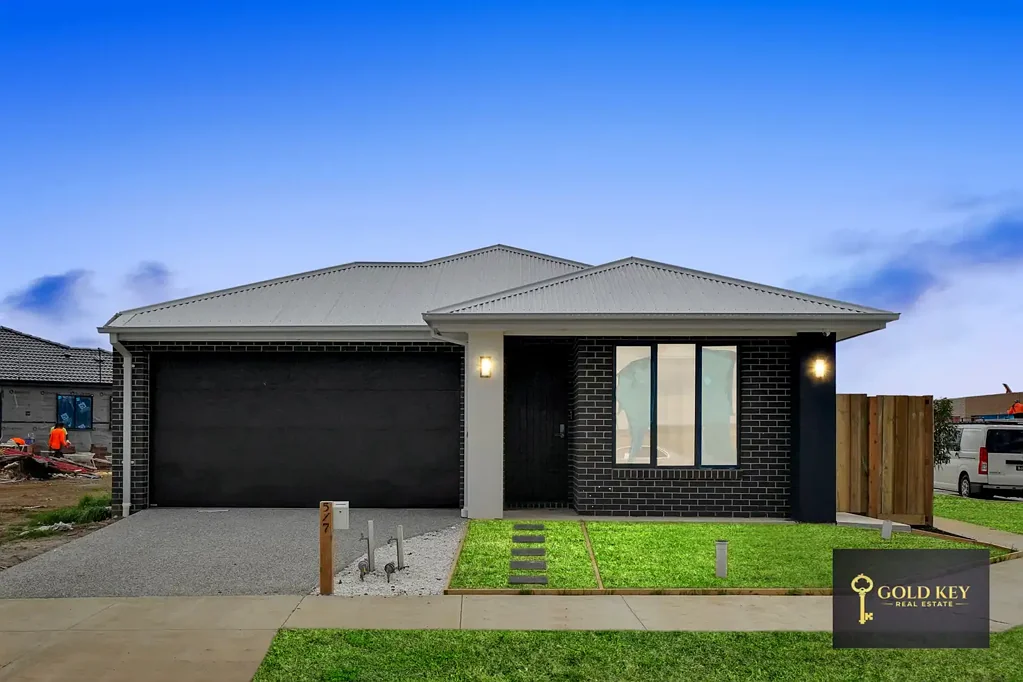 Brand New Modern Family Home in Prime Armstrong Creek Location!!