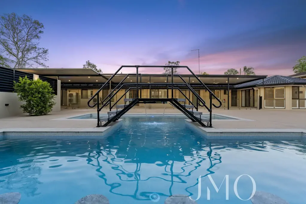 Ormeau 6कमरा Modern Family Living on a Spacious Ormeau Oasis - VIEWING BY APPOINTMENT