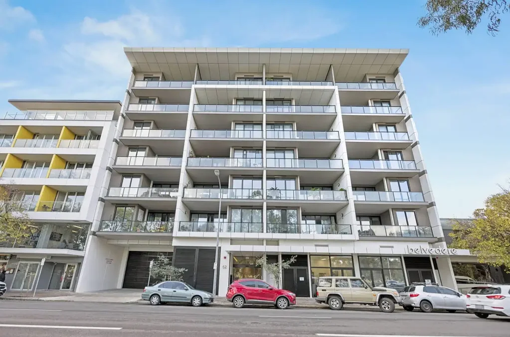 Luxury Parkland Apartment with Designer Finishes & Unbeatable City Convenience