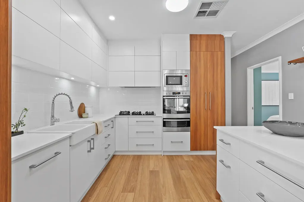 Shoalwater 3બેડરૂમ GORGEOUS HOME JUST METRES FROM STUNNING BEACHES!