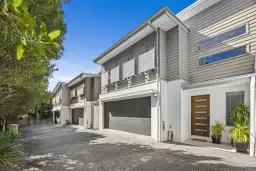 3/119 Eugaree Street, Southport