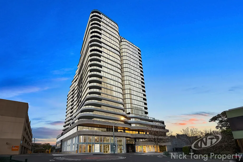 Box Hill 2 Bedroom NEAR NEW MOVE IN READY HOME WITH AMAZING CITY VIEWS