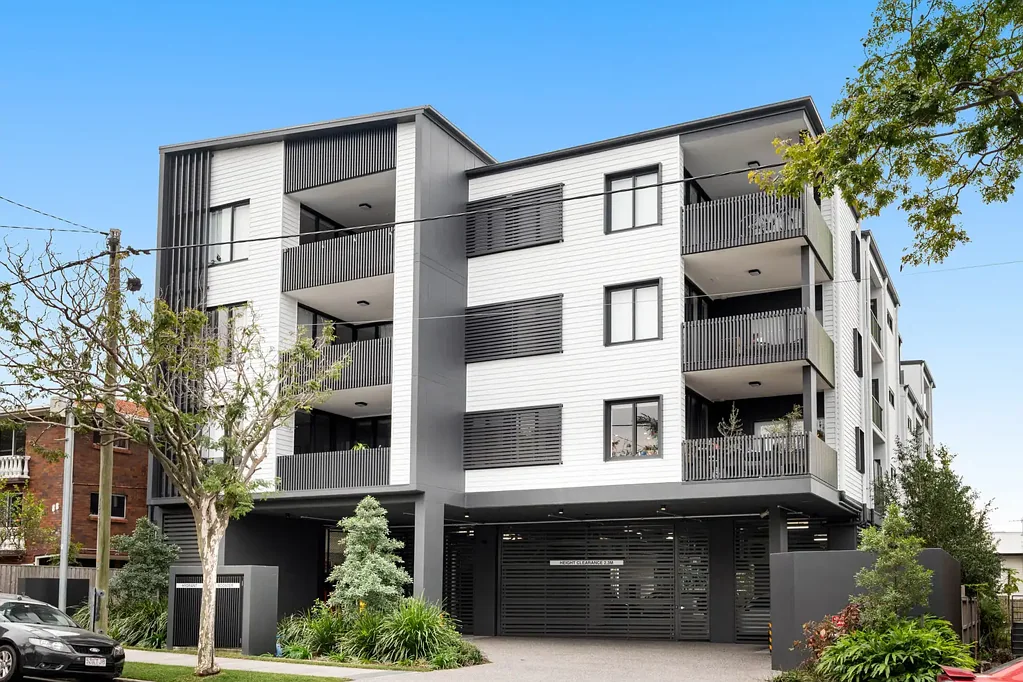 Greenslopes 2ਬੈੱਡਰੂਮ *****Open Cancelled*****Under Contract Subject to Condition*****