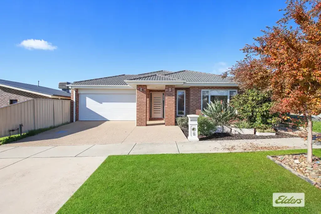 4 Bedroom Home in Whitebox!