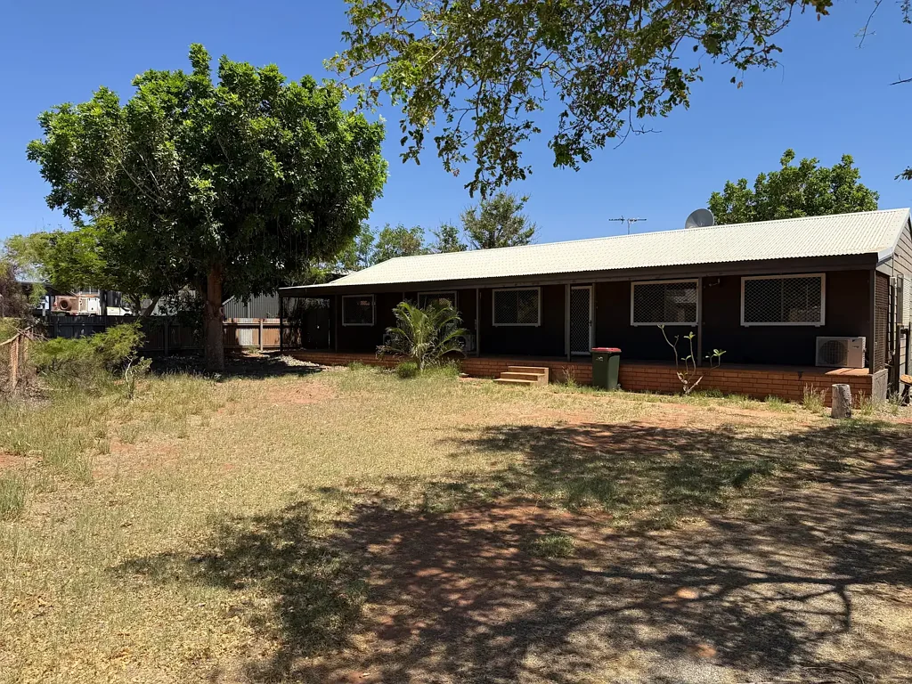 Onslow 4房  Substantial 4-Bedroom Home on 1,481m² with Massive 9x8m Workshop