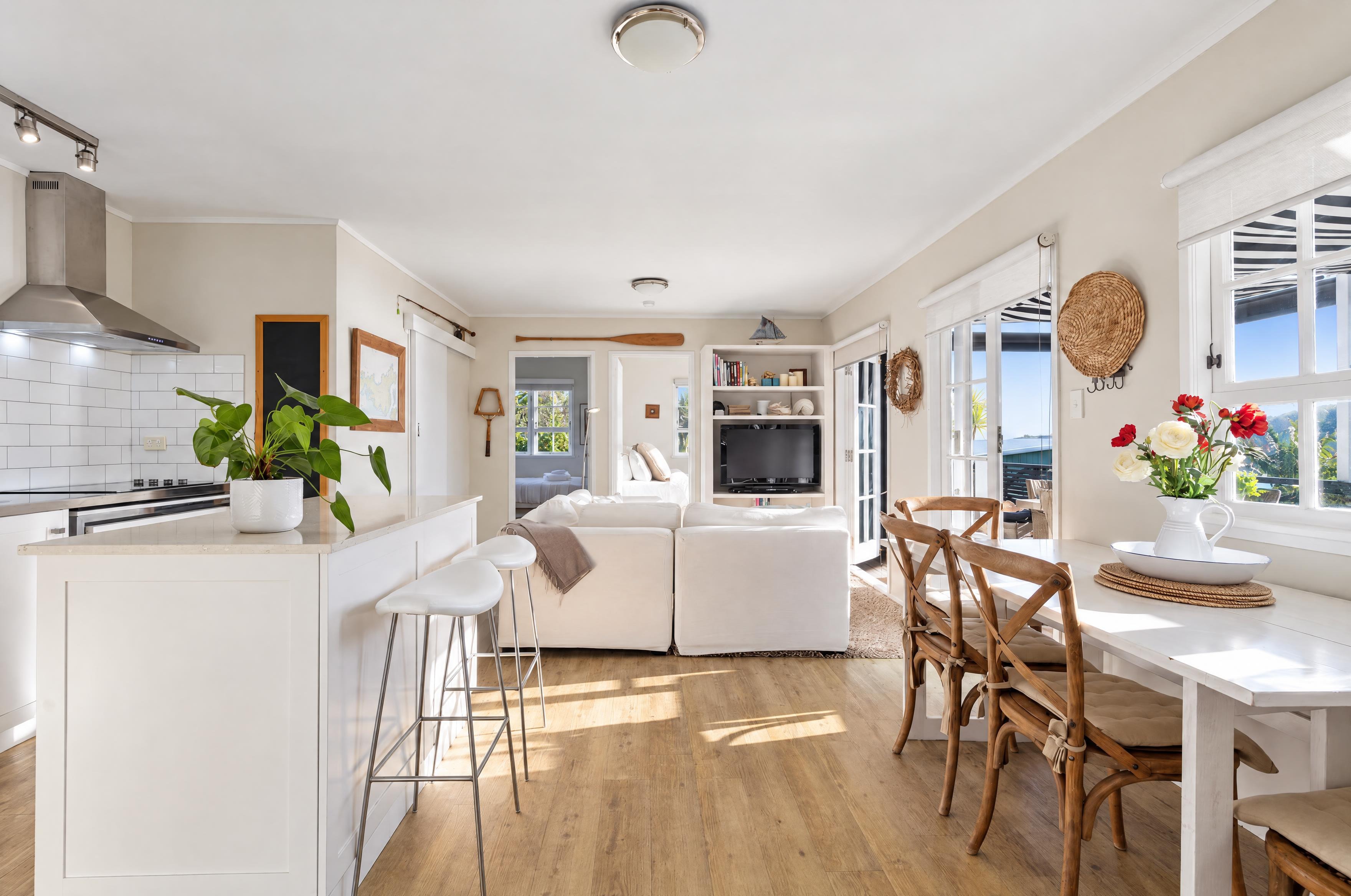 70 Burrell Road, Oneroa, photo 3