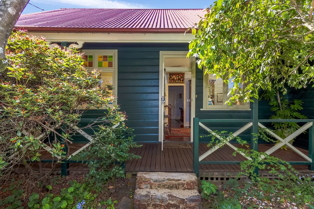 6 Chelmsford Avenue, Blackheath, NSW 2785