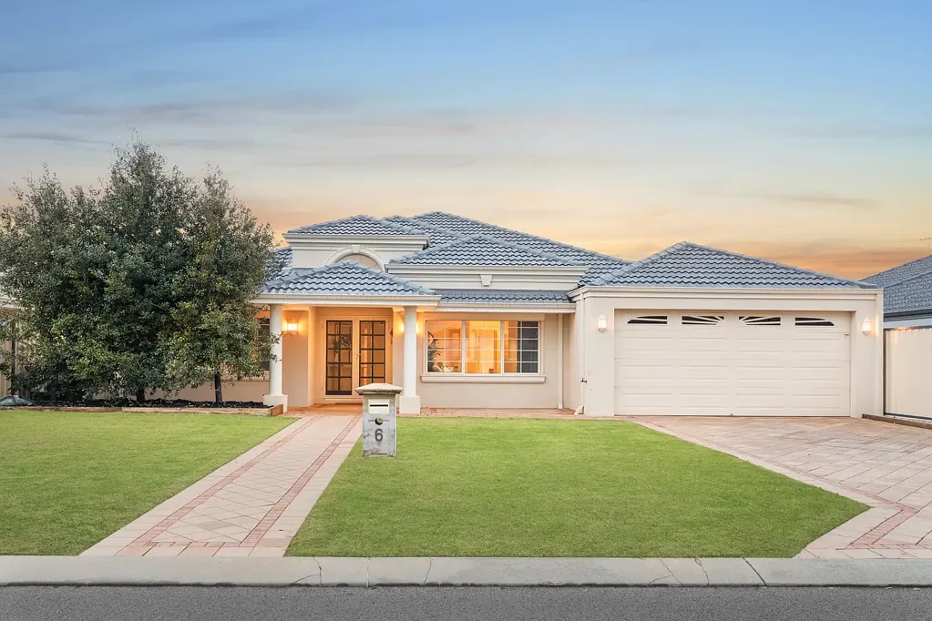 Rockingham 4房  Spacious family living in a quiet, sought after location.