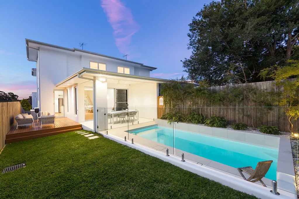 Caringbah South 4 Bedroom COASTAL CONTEMPORARY LIVING - 85 SQM APPROX. BASEMENT
