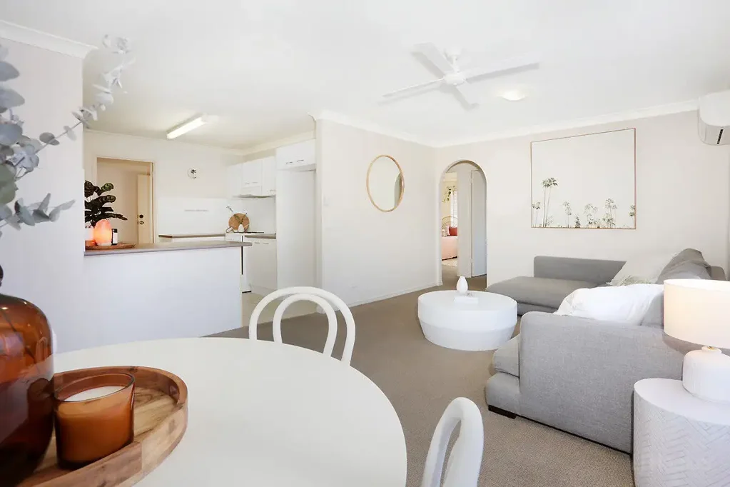 Labrador 2ห้องนอน Bright & Spacious Home, Move in Ready with no Body Corporate Fee