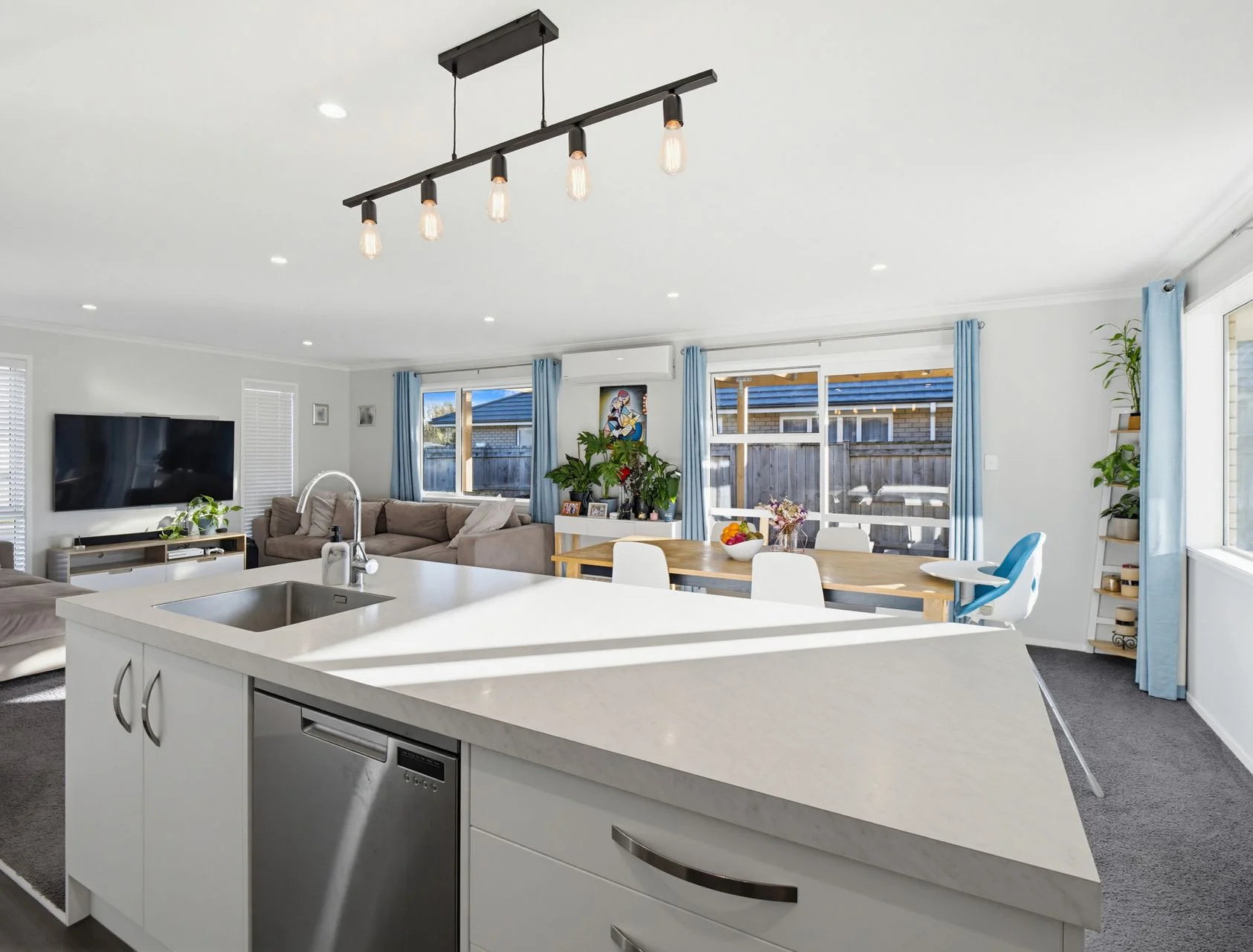 Ashhurst 4Moenga Easy Care Plus Solar Panels !