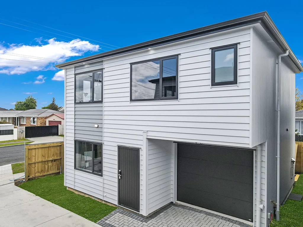 Papakura 3 Bedroom Standalone Brandnew plus $10k gift