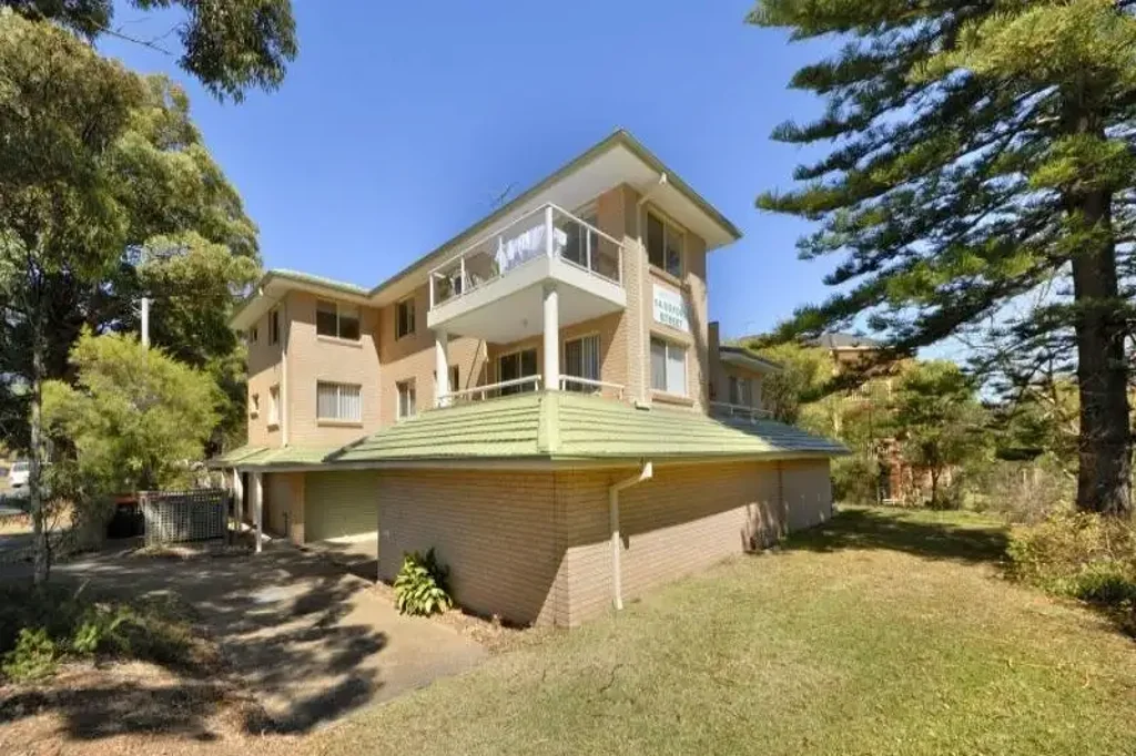 FULLY RENOVATED CENTRAL TWO BEDDER!!